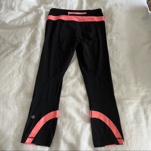 Lululemon Run Inspire Crop with Luxtreme mesh - Picture 4 of 7